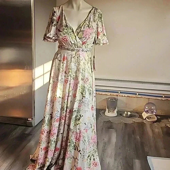 MAC DUGGAL FLORAL MULTI DRESS SIZE 2 - Picture 4 of 7